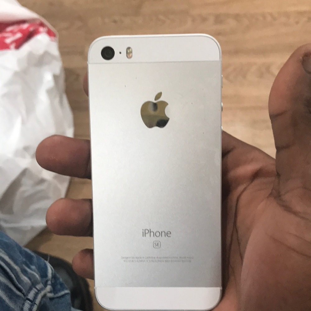 Brand new iPhone se unlock to